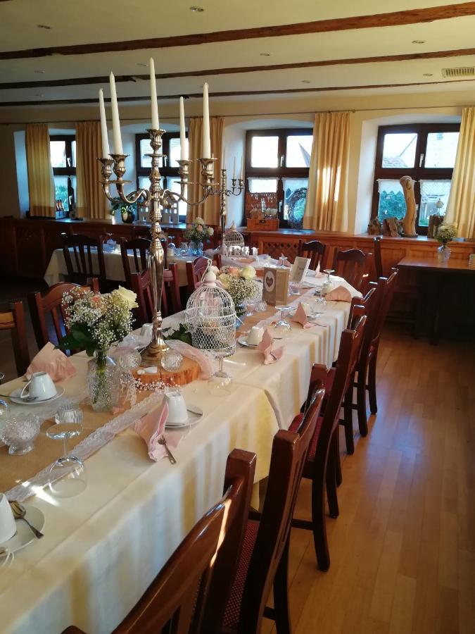 Gasthaus Dollinger Динкельсбюль Экстерьер фото